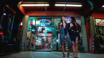 фото проституток на фоне секс-шопа в Киеве